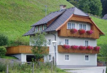 Ferienhaus Leeb has Balcony rooms