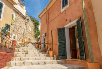 Casa Phoenix IV - Adults Only allows 18 year olds to book a room