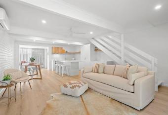 Vibes At Five Noosa has Balcony rooms