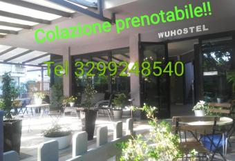 WuHostel has Balcony rooms