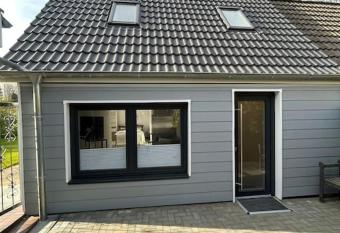 Idyllisches Ferienh  uschen Rendsburg allows 18 year olds to book a room