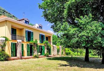 ARTEMIDE  has Balcony rooms