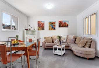 Chalet Oasis Arguinegu  n has Balcony rooms