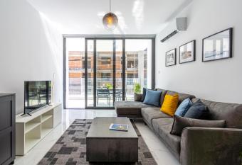 Miles 2-Bedroom Apt in Livadia has Balcony rooms