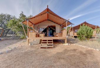 12 Fires Luxury Glamping #2 has Balcony rooms