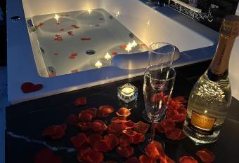 SUITE SPACE by concept italy has rooms with a private hot tub