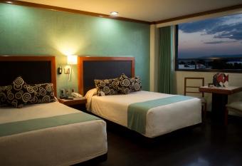 Hotel Abastos Plaza allows 18 year olds to book a room