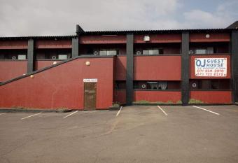 OJ Guest House has Balcony rooms