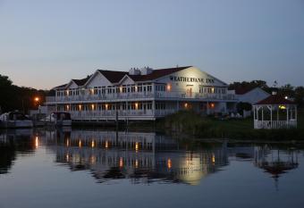 Weathervane Inn has Balcony rooms