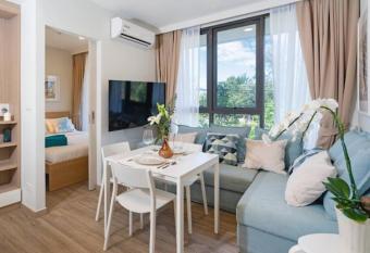                2                                                                      N has Balcony rooms