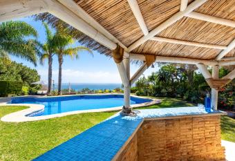 Villa Cabopino - Golfside Villa with Spectacular Ocean Views has Balcony rooms