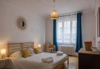 Chez Jeanne & Marcel allows 18 year olds to book a room