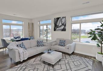 Lavish & Relaxing 2Bed Suite Central Fairfax GMU allows 18 year olds to book a room