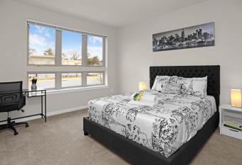 Stylish 2Bedroom Central Fairfax Free Parking has Balcony rooms