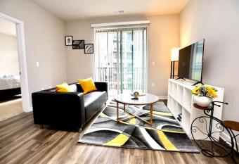 Elegant 1Bed Home with pool Free parking GMU Wifi allows 18 year olds to book a room