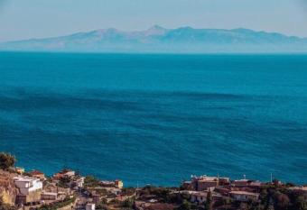 Dhrami Rooms has Balcony rooms