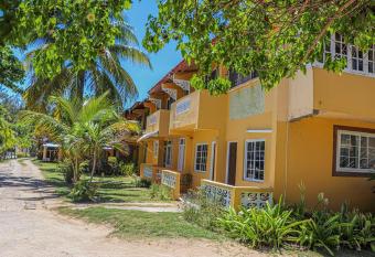 Columbus Inn has Balcony rooms