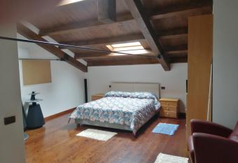 Monastero Maggiore 2 has Balcony rooms