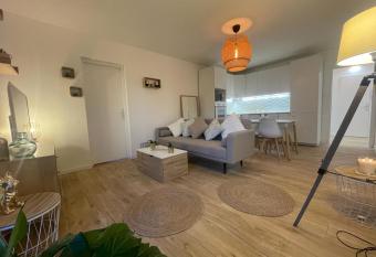 Grand appartement has Balcony rooms