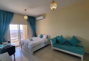 Unique Persian Style Studio allows 18 year olds to book a room