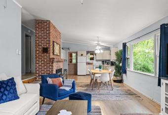 Modern Chalet w Hot Tub & Game Room- Dog friendly! has Balcony rooms