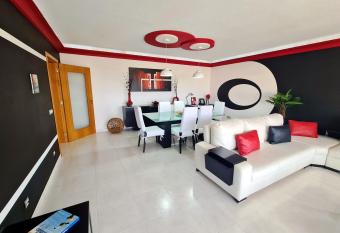 XL Flat Algarve has rooms with a private hot tub