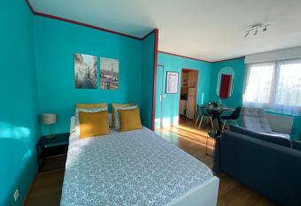 YourHome-Paris, Stade de France, M  tro, Parking has Balcony rooms