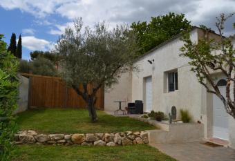 Maison des Solans has Balcony rooms