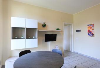 La casa del Sole has Balcony rooms