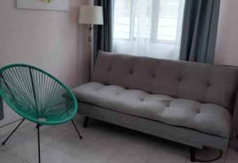 Casa Colibr   allows 18 year olds to book a room