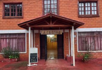 La casona allows 18 year olds to book a room