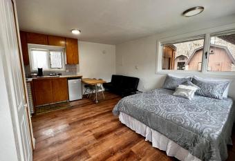 Little Indian nest #3 allows 18 year olds to book a room