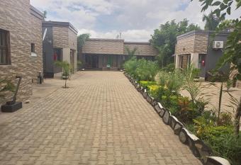 The Furnished Apartments has rooms with a private hot tub