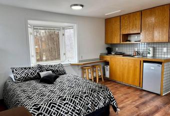 Little Indian nest #4 allows 18 year olds to book a room