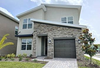 Gorgeous Modern Luxury 5Bd 5Bath Pool 15min Disney allows 18 year olds to book a room