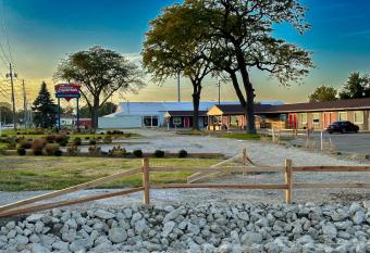 Explorer Rest & Recreation allows 18 year olds to book a room