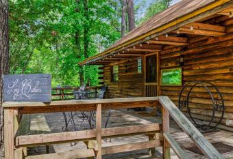 Cora's Main Log Cabin cabin has Balcony rooms