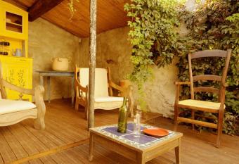 La Vigne Bleue has Balcony rooms
