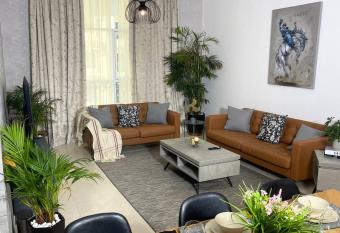 Yas Island Oasis Getaway 1BR Amazon has rooms with a private hot tub