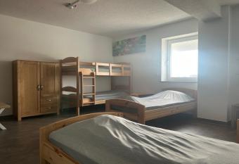 Montagewohnung/Gr  nberg allows 18 year olds to book a room