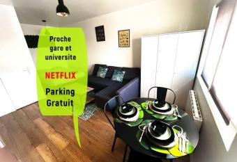 Le Veg  tal allows 18 year olds to book a room