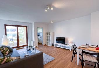 Modernes Apartment in bester Lage allows 18 year olds to book a room