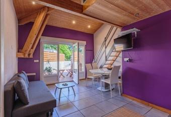 Studio Polo has Balcony rooms