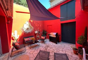 Pampa house has Balcony rooms