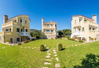 Elaia Villas has Balcony rooms