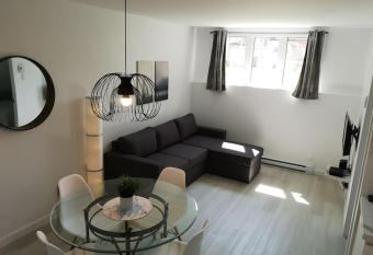 Le 4 SAISONS 2 allows 18 year olds to book a room