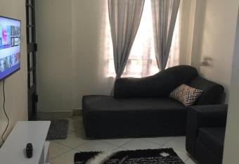 Edmondie s cozy BNB has Balcony rooms