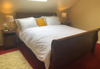 Railway Avenue Rooms allows 18 year olds to book a room