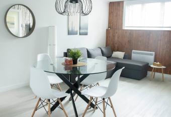 Le 4 Saisons 3 has Balcony rooms