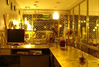 Hotel Aeropuerto Monte Grande allows 18 year olds to book a room